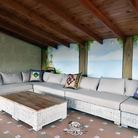 Σπίτι διακοπών Sleeps 4 Pool Wifi