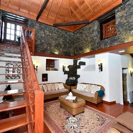 Prázdninový dům Sleeps 4 Pool Wifi *