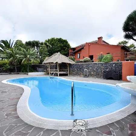 Sleeps 4 Pool Wifi * La Caridad